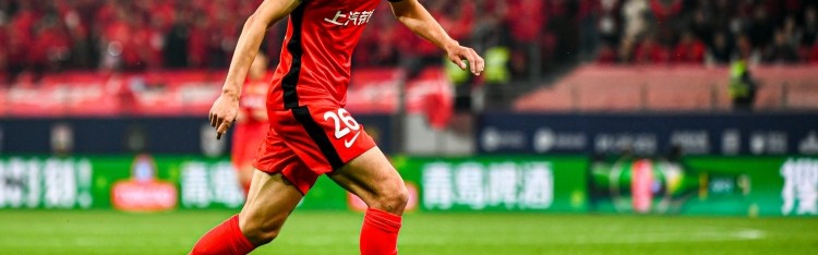 不凡👍刘若钒本赛季贡献5球4助攻，两项数据均是中超生涯最高