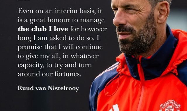 爱游戏体育-范尼致球迷：扭转赛季为时不晚，现在开始重新赢球