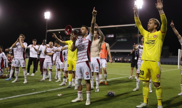 爱游戏APP-喷气机vs西悉尼前瞻：主队进攻乏力亟待解决，罗斯需挺身而出